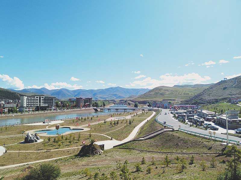 ས་མཐོར་བདེ་སྐྱིད་འཚོ་བའི་ལམ་བུ་བསྐྲུན་པ།