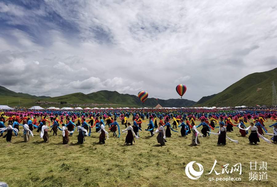 ཀན་སུའུ་ཀླུ་ཆུའི་དབྱར་གཞུང་གི་རྩྭ་ཐང་མཛེས་ཤིང་རིག་གནས་དང་ཡུལ་སྐོར་མཉམ་དུ་འཕེལ། 
