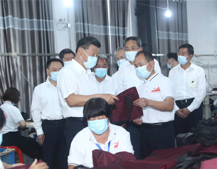 ཞི་ཅིན་ཕིང་ཨན་ཧུའེ་རུ་རྟོག་ཞིབ་གནང་བར་ཕེབས་པ།