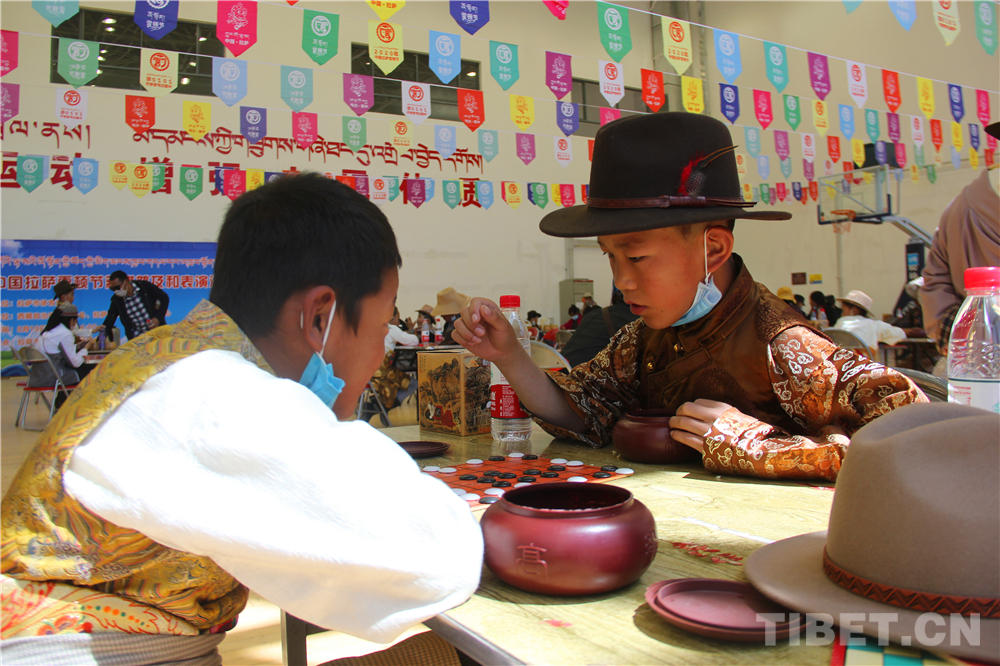 ལྷ་སའི་ཞོ་སྟོན་རིང་བོད་ཀྱི་མིག་མངས་ཁྱབ་གདལ་དང་འཁྲབ་སྟོན་གྱི་བྱེད་སྒོ་སྤེལ་བ།