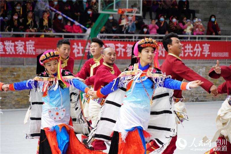2020ལོའི་ཀྲུང་གོ་སི་ཁྲོན་རོང་བྲག་གི་རྒྱལ་རོང་གྲོང་གསེབ་ཀྱི་ཡུལ་སྲོལ་གོམས་གཤིས་དུས་ཆེན་འགོ་ཚུགས་པ།