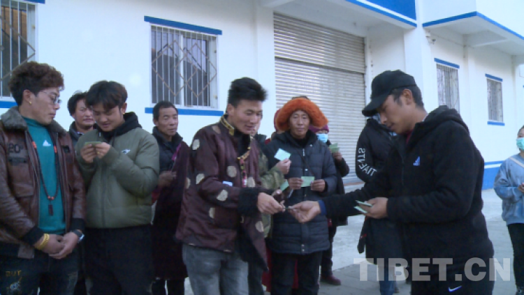 ཁ་ལོ་བའི་རྒྱུགས་ལེན་གསོ་སྦྱོང་གིས་དབུལ་སྒྲོལ་བྱ་བར་རམ་འདེགས་བྱས།