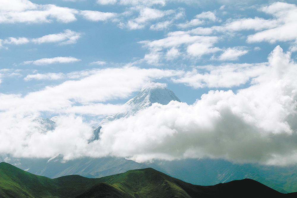 ༄༅།།མདོ་ཁམས་འདན་མའི་ཡུལ་དུ་བཞུགས་པའི་གླིང་དཀར་ཕུ་ནུ་རྣམས་ཀྱི་གནའ་ཤུལ་དང་འབྲེལ་བའི་གཏམ་སྔོན་བྱུང་གསལ་བའི་མེ་ལོང་ཞེས་བྱ་བ་བཞུགས་སོ།།