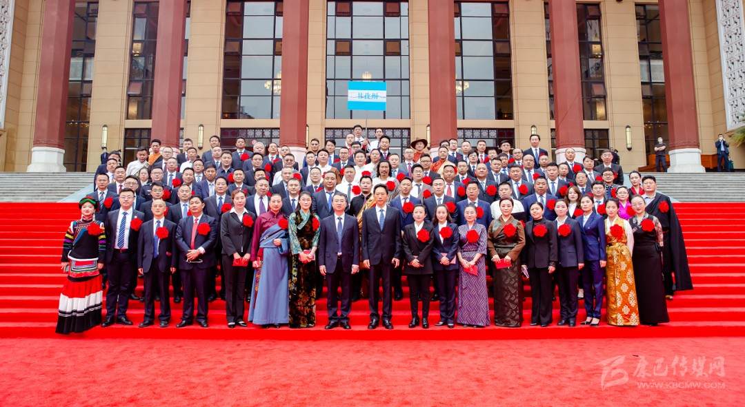 དཀར་མཛེས་ཁུལ་མི111ལ་ཞིང་ཆེན་དབུལ་ཐར་འགག་སྒྲོལ་གྱི་གཟེངས་བསྟོད་ཐོབ།