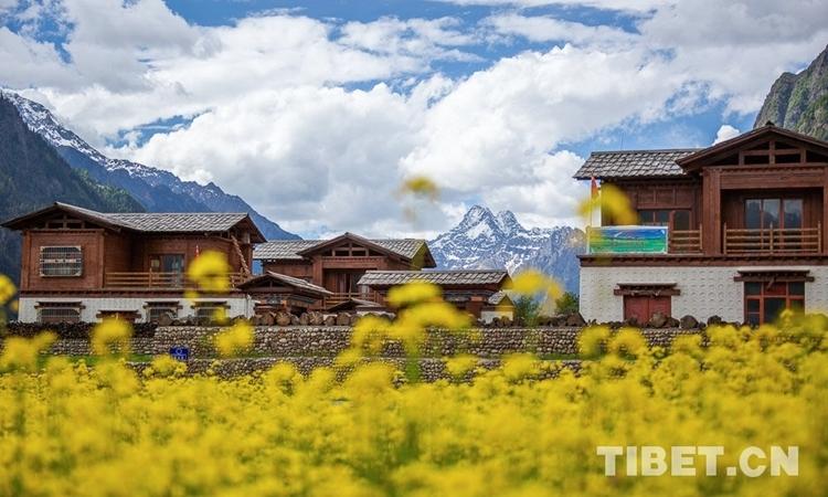 ལོ་ངོ70ཡི་རིང་འབད་འབུངས་ཡར་བརྩོན་བྱས་ནས་ཉིང་ཁྲི་གྲོང་ཁྱེར་གྱིས་དམངས་འཚོར་ཕན་པའི་ལས་དོན་རྒྱ་ཆེར་སྤེལ།