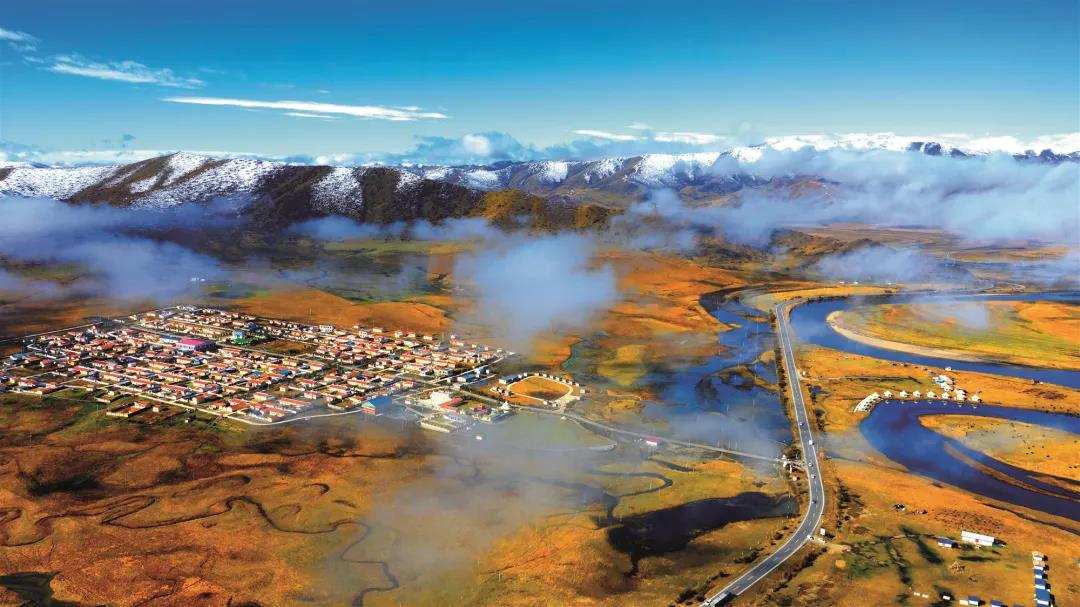 དུས་རབས་གསར་པའི་གྲོང་སྡེ། 