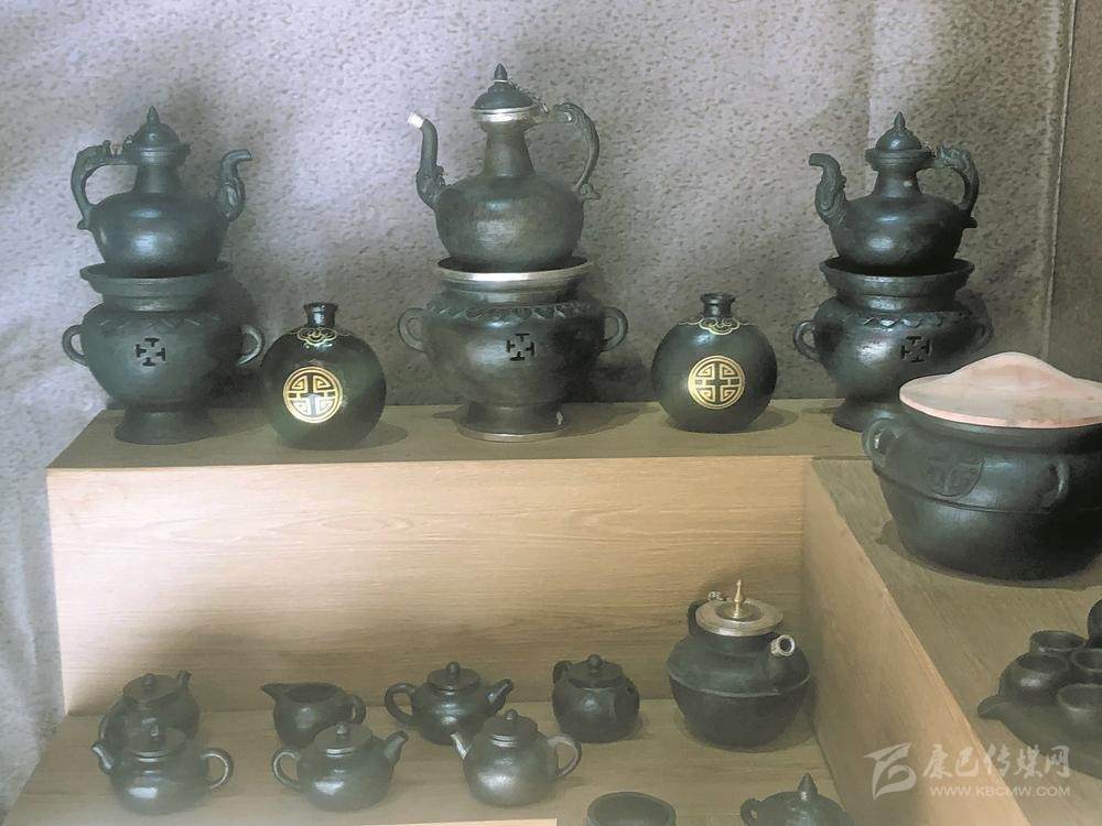 ༄༅།།བོད་སྔ་རབས་ཀྱི་རྫ་ཆས་ངོ་སྤྲོད་མདོར་བསྡུ།