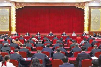ཞི་ཅིན་ཕིང་གིས་སྲིད་གྲོས་ཚོགས་འདུར་ཞུགས་མཁན་ཞིང་ལས་རིགས་ཁོངས་དང་། སྤྱི་ཚོགས་ཕན་བདེ་དང་སྤྱི་ཚོགས་འགན་སྲུང་རིགས་ཁོངས་ཀྱི་ཨུ་ཡོན་ལ་གཟིགས།