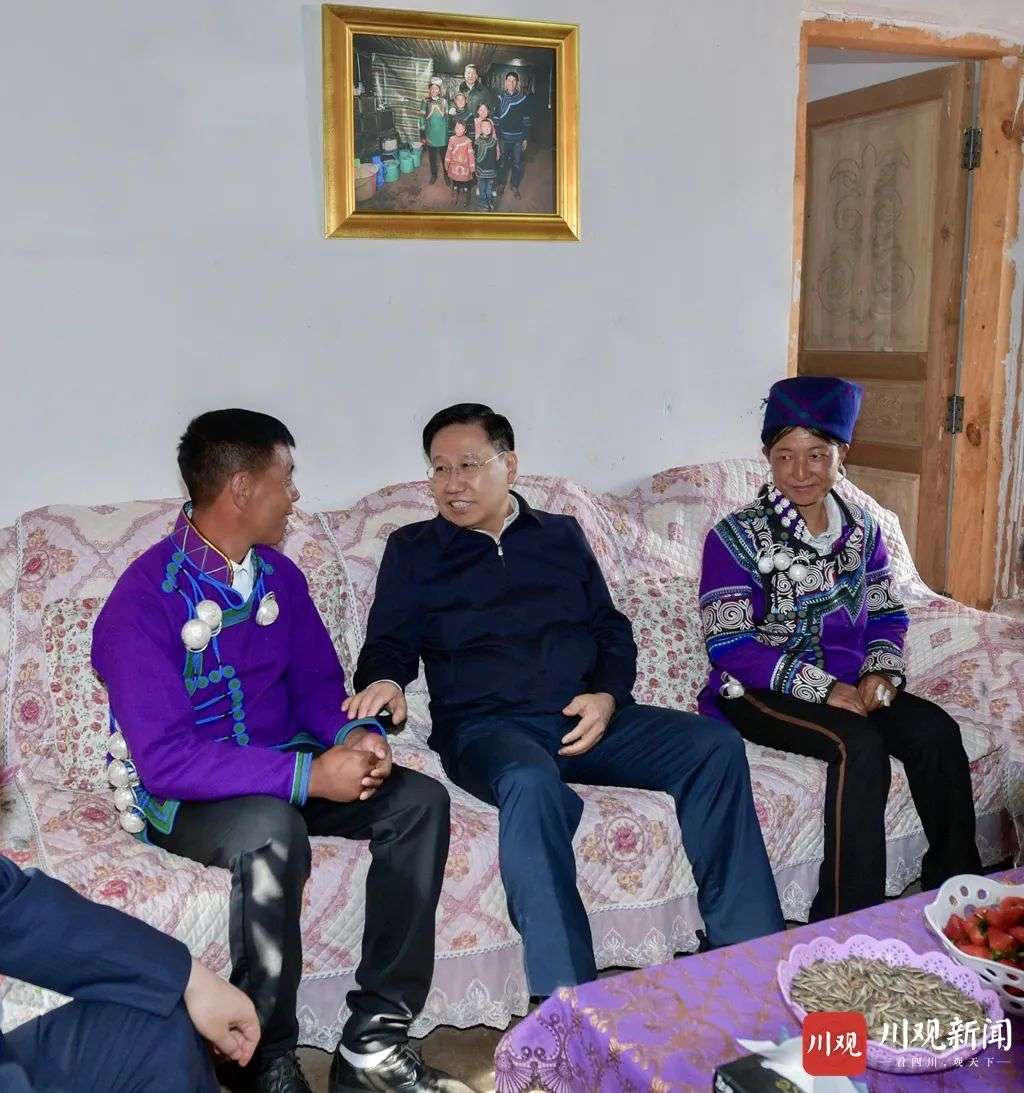 ཝང་ཞའོ་ཧུའེ་ལིའང་ཧྲན་ཁུལ་ལ་རྟོག་ཞིབ་ཏུ་ཕེབས།