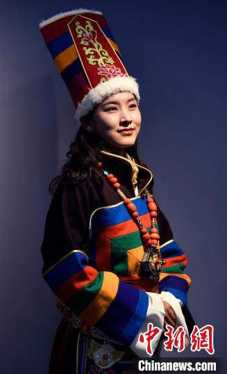 མཛེས་པའི་བོད་ཀྱི་རྒྱན་གོས།