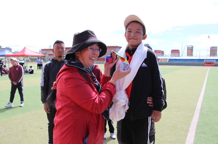 ཚེ་རིང་ལྷ་མོ། དབང་སྐྱོན་ཕྲུ་གུར་རེ་བའི་འོད་སྣང་སྦྱིན།