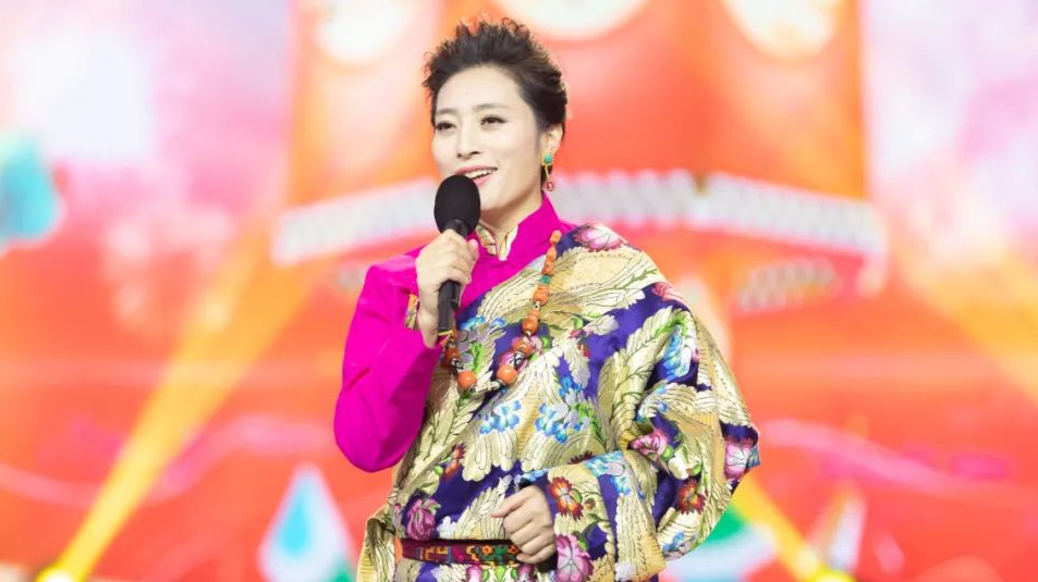 འཆི་མེད་དབང་མོ་ལ་གསར་འགྱུར་ལས་རིགས་ཀྱི་ཆེས་མཐོའི་བྱ་དགའ་ཐོབ།
