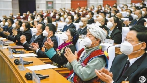 ངར་སེམས་ཆེར་སྐྱེད་མ་འོངས་ཕྱོགས་སུ་སྐྱོད།
