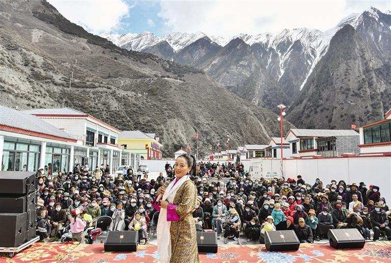 སྡོད་ཁང་གསར་པར་སྤོས་ནས་ལོ་གསར་གཏོང་།