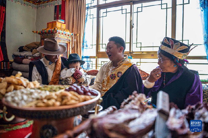 བོད་ཀྱི་ལོ་གསར་དགའ་བས་བསུ།