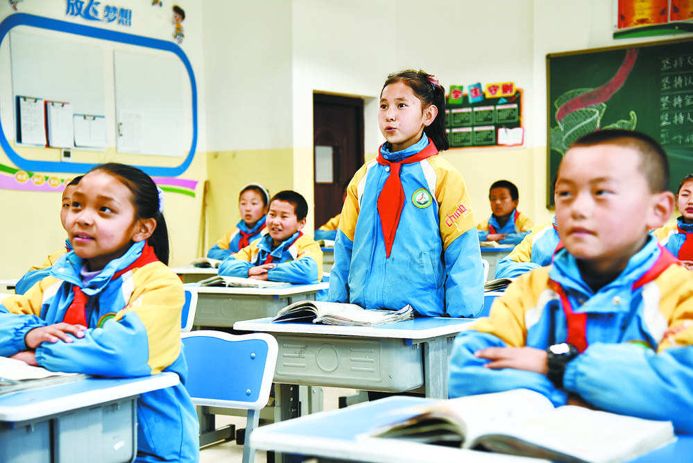 སྤུས་ལེགས་སློབ་གསོས་བྱིས་པ་ཚོར་ལང་ཚོའི་གཤོག་རྩལ་བསྩལ།