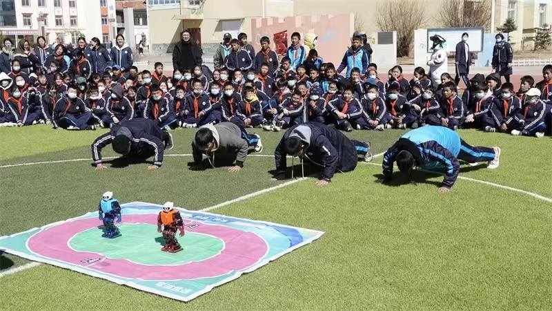 མཛོད་དགེ་རྫོང་གིས་རྒྱལ་ཡོངས་རྣ་གཅེས་ཉིན་མོའི་དྲིལ་སྒྲོག་སློབ་གསོའི་བྱེད་སྒོ་སྤེལ།