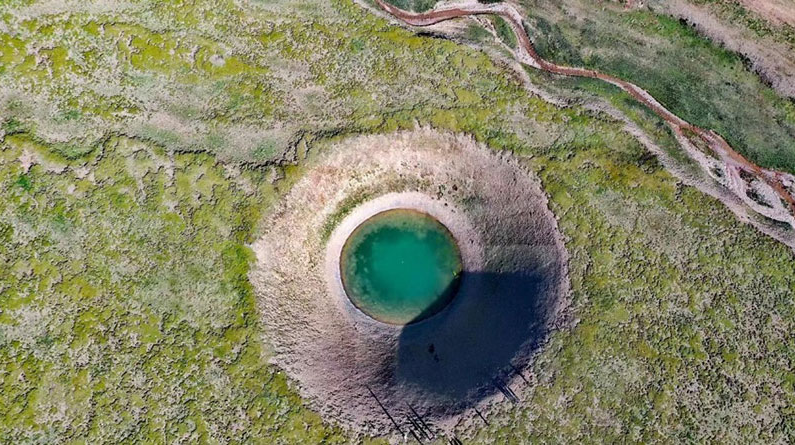 མཚོ་སྔོན་ནས་གནའ་བོའི་བྲག་ཞུན་ས་དབྱིབས་འདི་འདྲ་ཞིག་རྙེད་འདུག