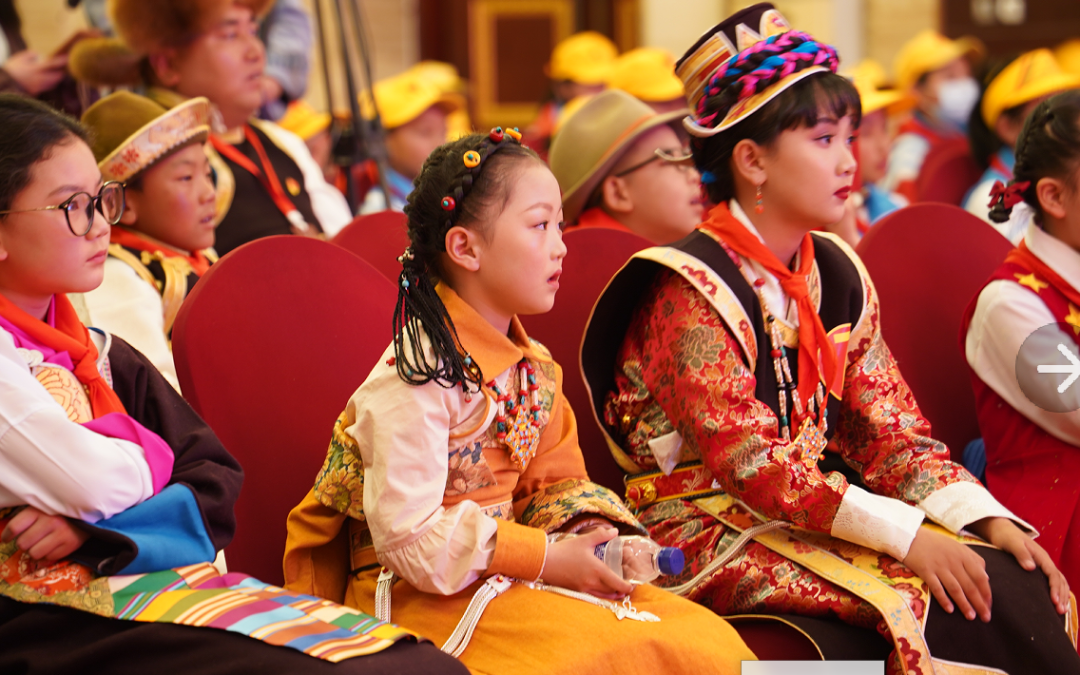 ལྷ་སར་གཟེངས་བསྟོད་ཚོགས་ཆེན་གྲ་རྒྱས་པོ་ཞིག་འཚོགས་སོང་།