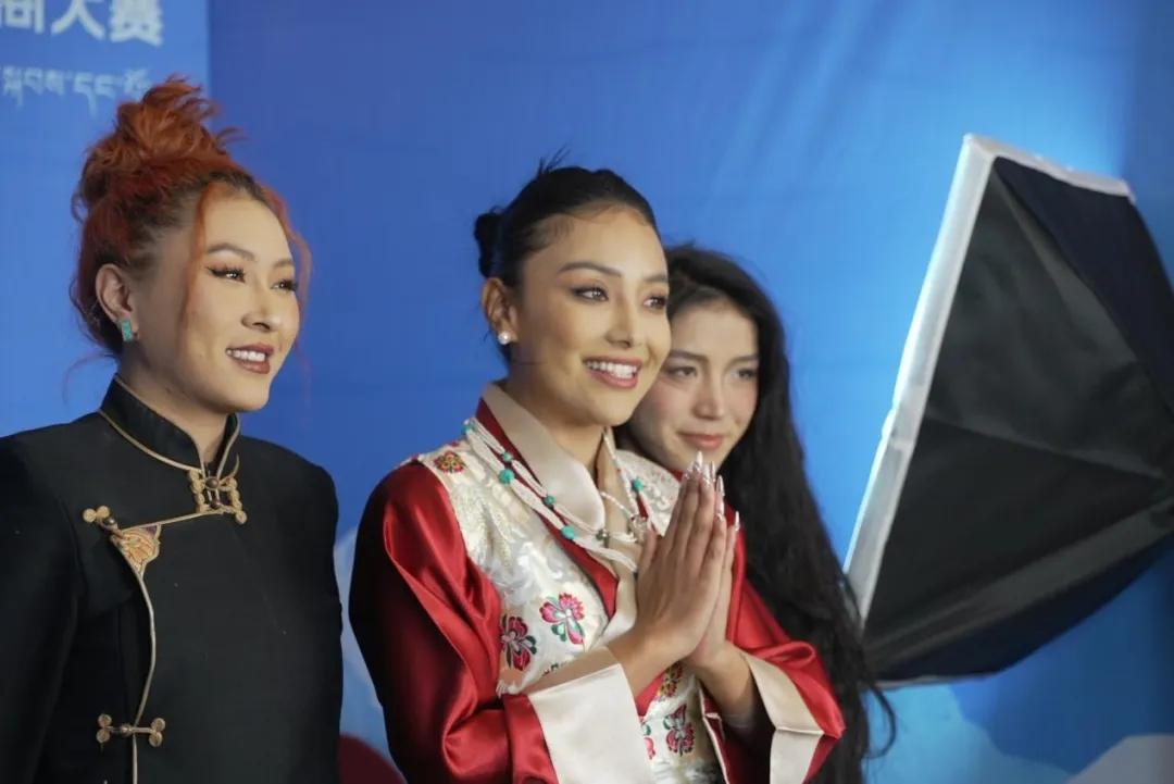 བོད་རང་སྐྱོང་ལྗོངས་ཀྱི་སྐབས་དང་པོའི་ཐད་གཏོང་གློག་རྡུལ་ཚོང་དོན་གྱི་འགྲན་བསྡུར་ཆེ་མོའི་མཐའ་བསྡུར་དང་བྱ་དགའ་སྤྲོད་པའི་མཛད་སྒོ་ལྷ་སར་སྤེལ།